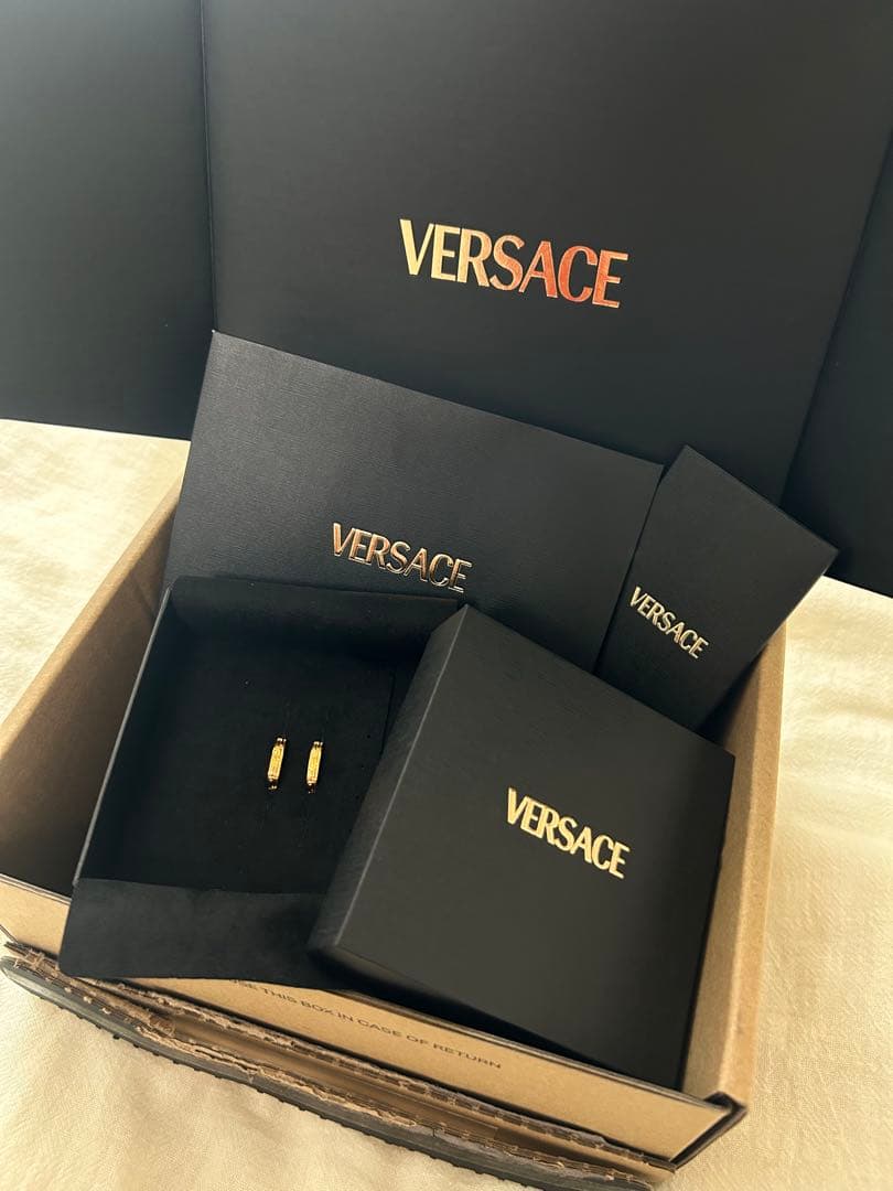 VERSACE ゴールド フープピアス 新品未使用品