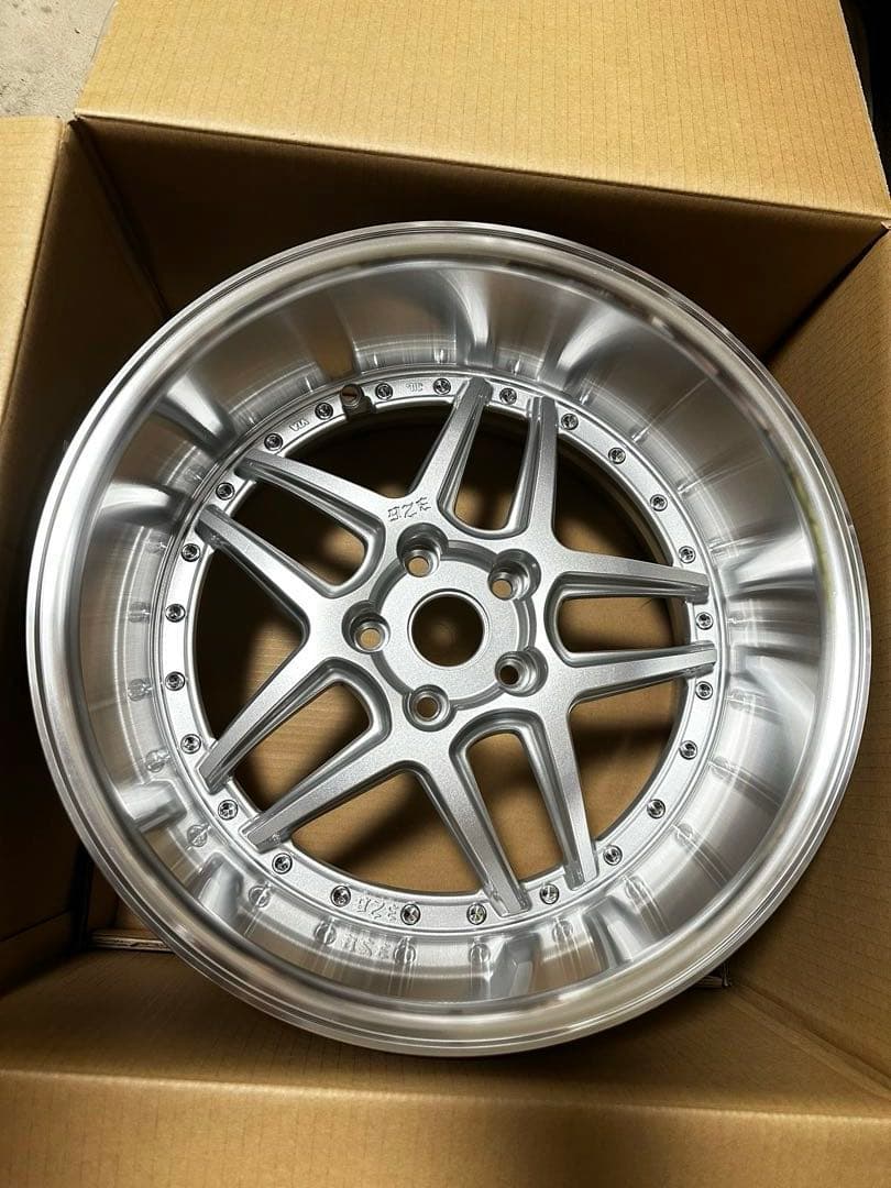 326Power ヤバキングゴースト　18インチ10j -4 ５PCD114.3