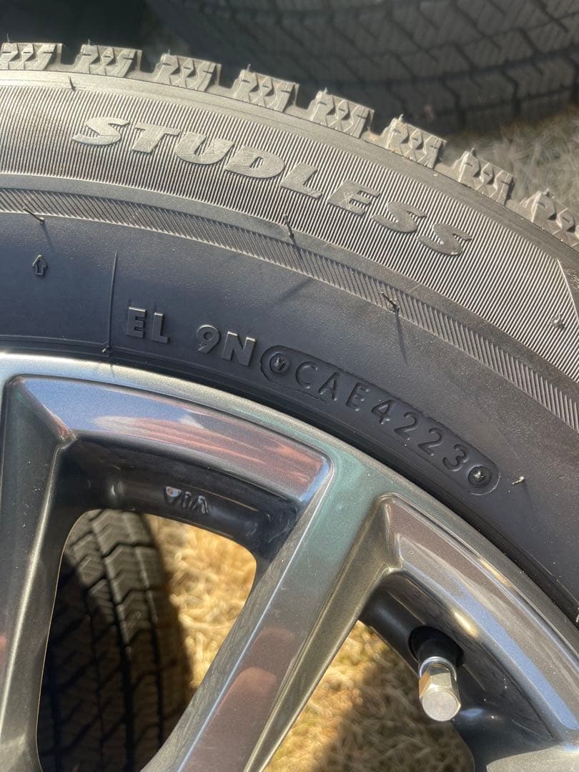 b*i様 ほぼ新品195/65R15 冬用タイヤ ホイールセット 15インチ