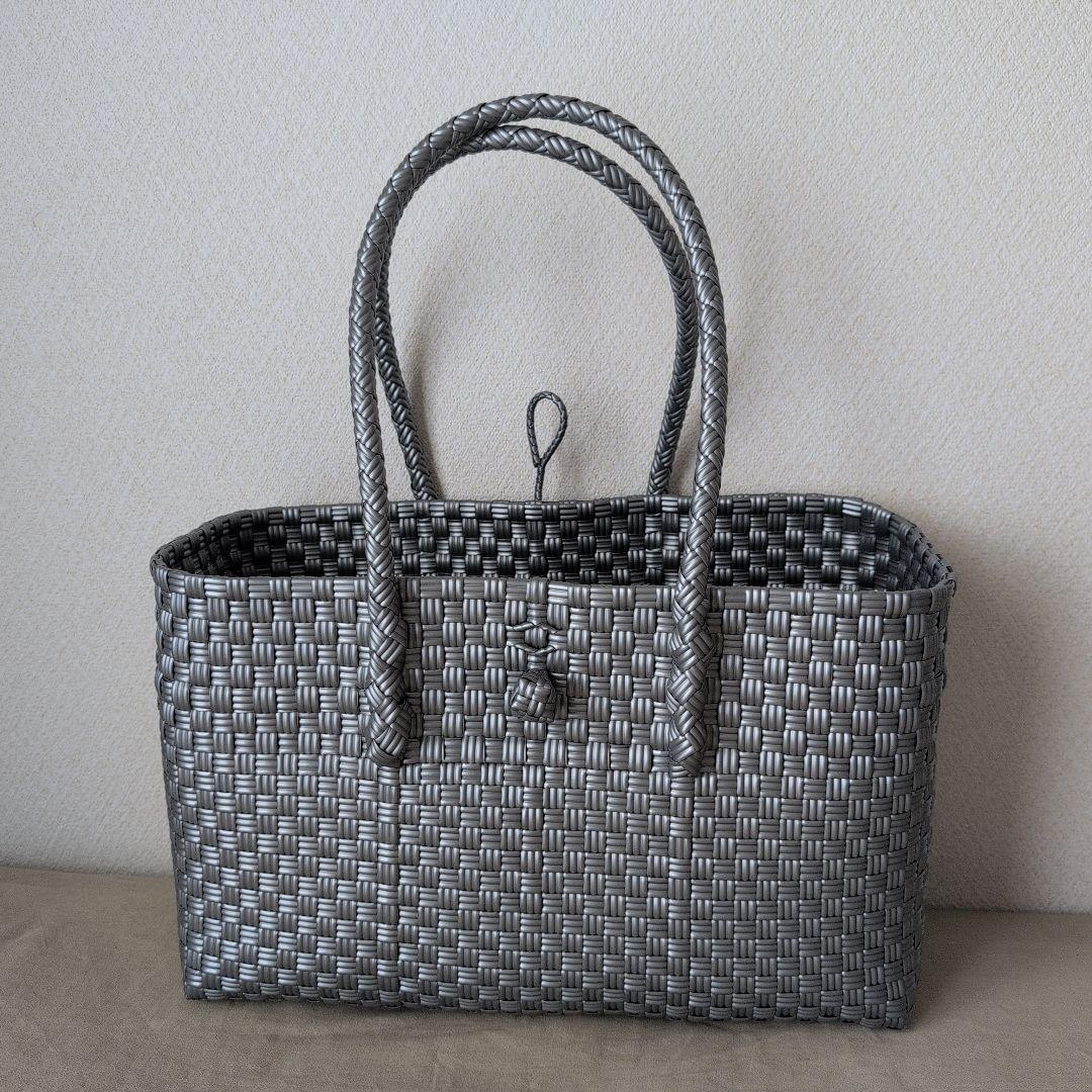 メケアリサ　ボストン　Мetallic Silver