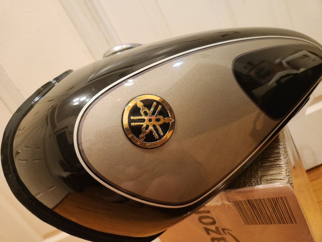 ヤマハSR400　1JR 純正塗装ガソリンタンク　錆無　美品