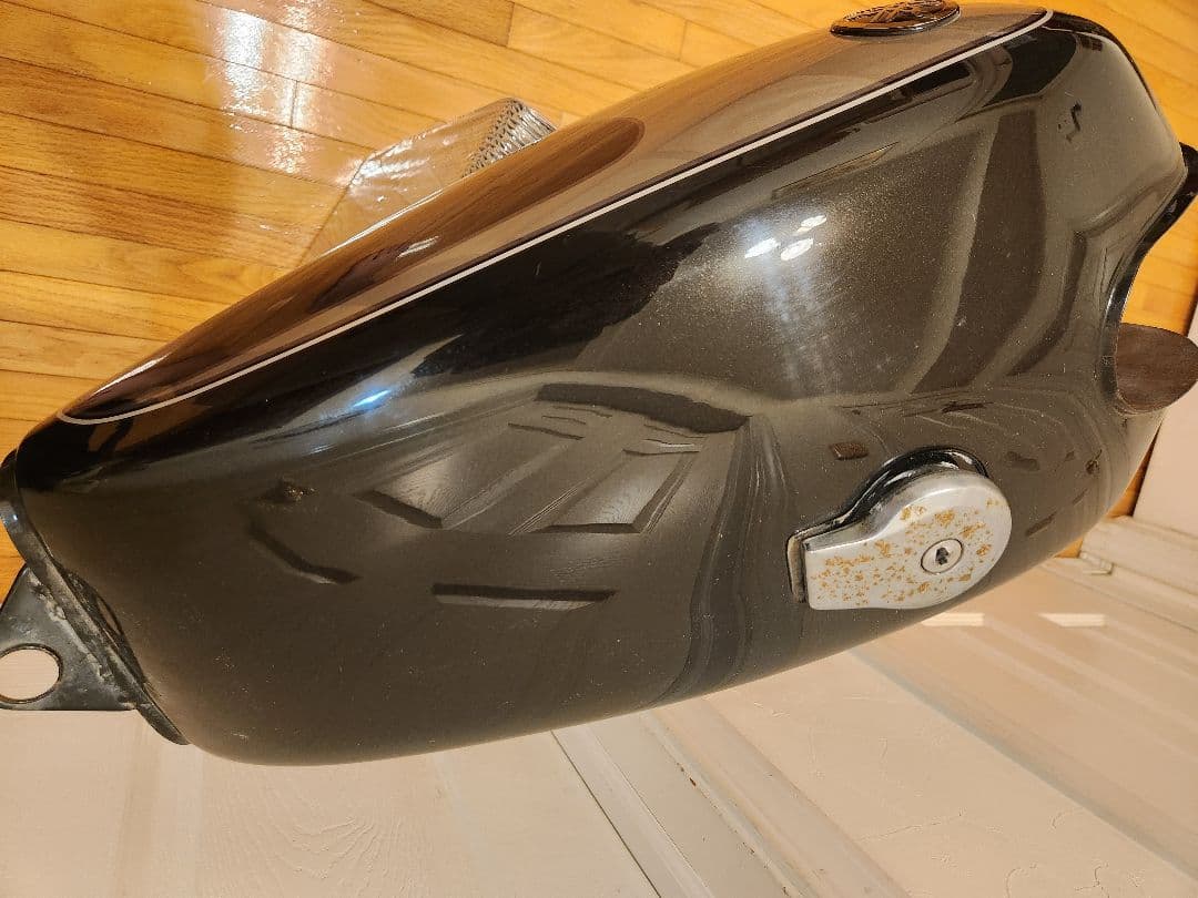 ヤマハSR400　1JR 純正塗装ガソリンタンク　錆無　美品