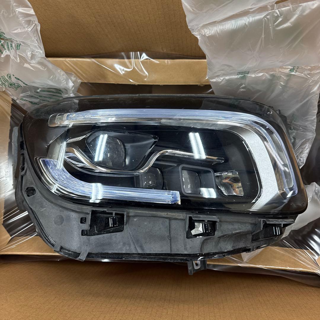 メルセデスAMG GLB35 右ヘッドライト