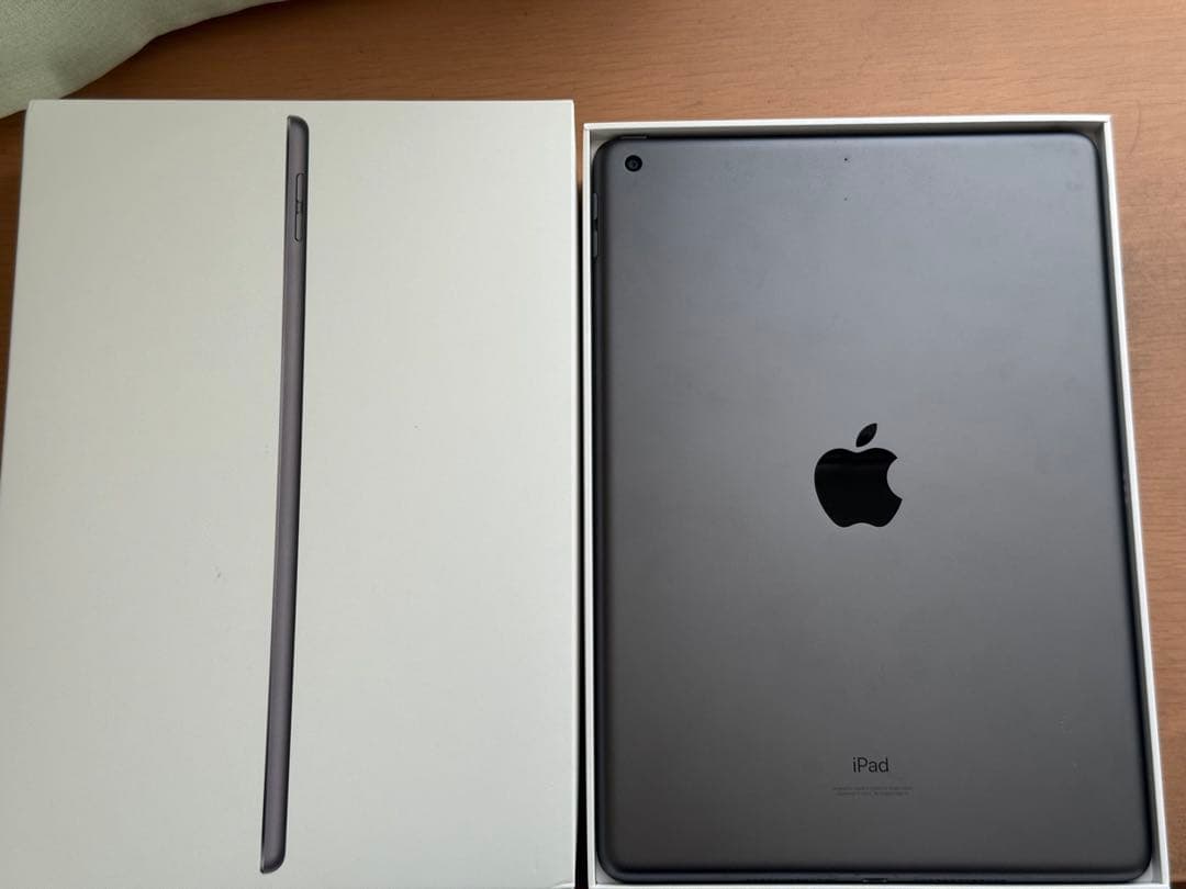 Apple iPad (第9世代) スペースグレー 64GB WiFiモデル箱付