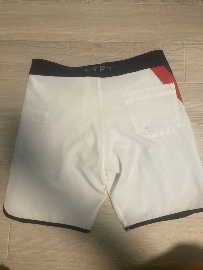 Lyft サーフパンツ　Lサイズ