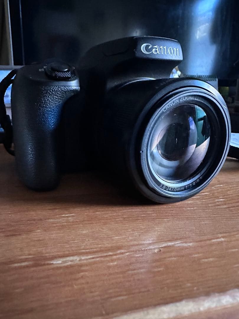 Canon PowerShot SX70 HS 本体とバッテリー