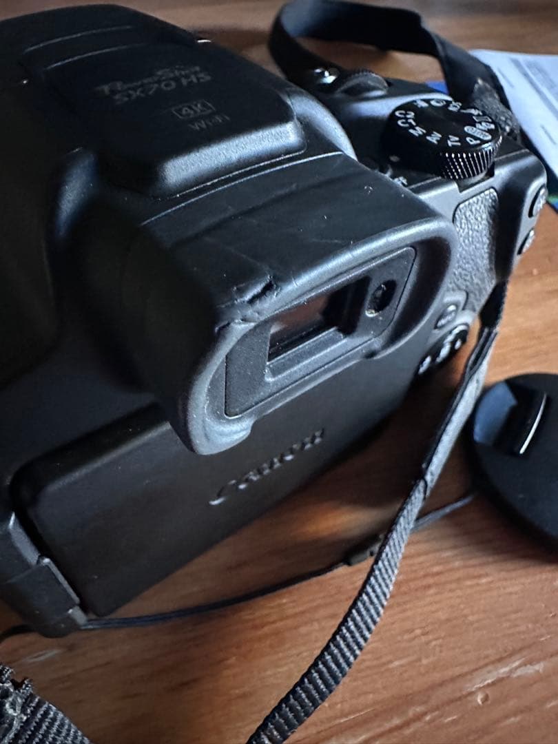 Canon PowerShot SX70 HS 本体とバッテリー