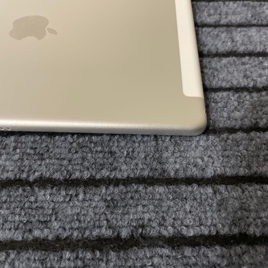 106 iPad 8世代 32GB SIMフリー シルバー