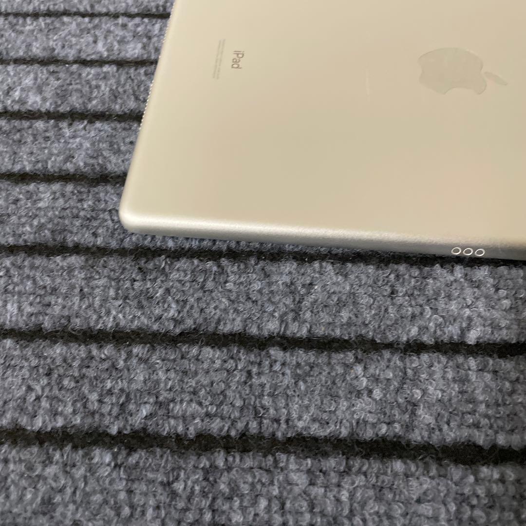 106 iPad 8世代 32GB SIMフリー シルバー