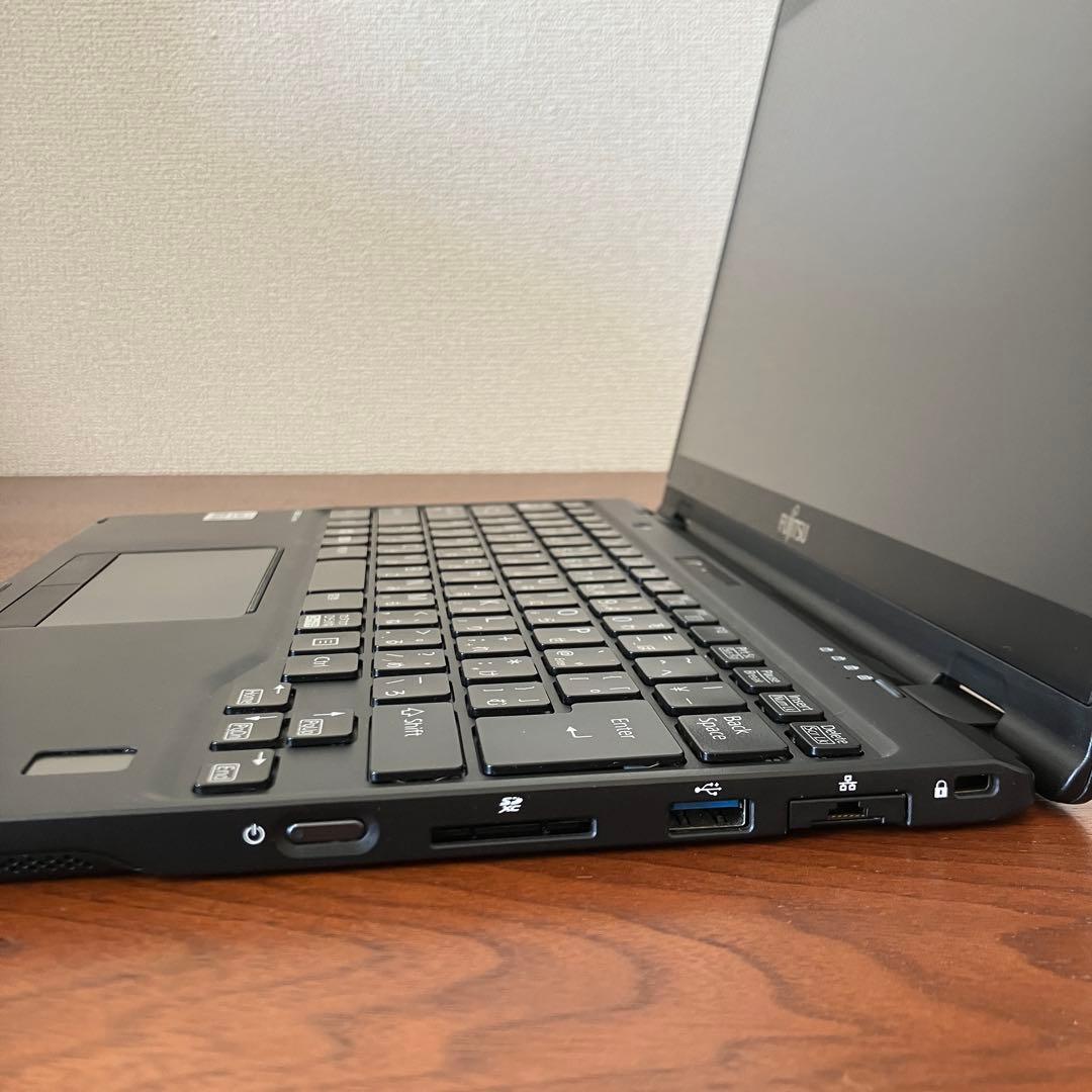 2in1タッチパネル LIEEBOOK U9310X 10世代i5 256GB