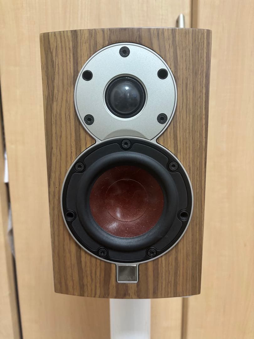 DALI MENUET ウォールナット DALIスピーカースタンド　ホワイト