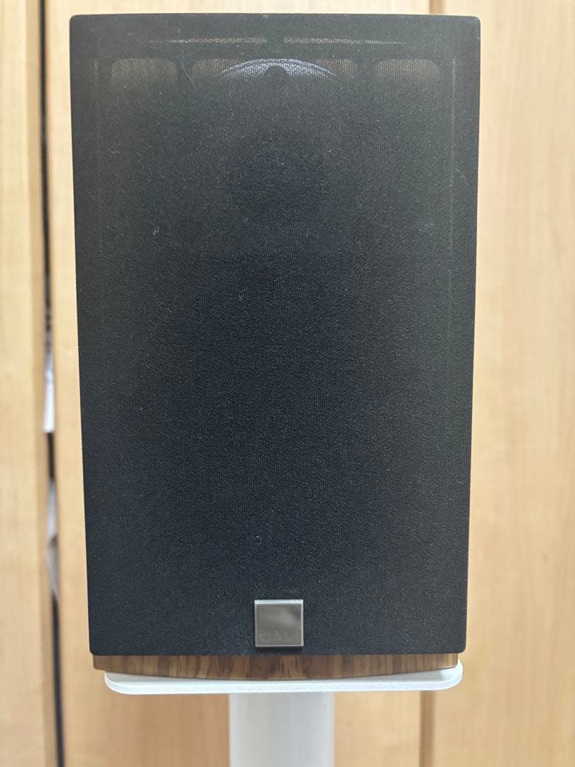 DALI MENUET ウォールナット DALIスピーカースタンド　ホワイト