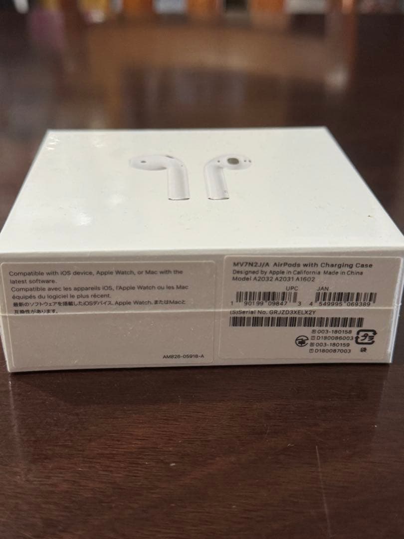未開封　新品　AirPods with Charging Case 第2世代