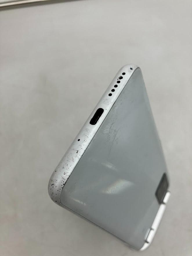 スマートフォンZTE Libero5Gll (AIO32T) ホワイト　64GB