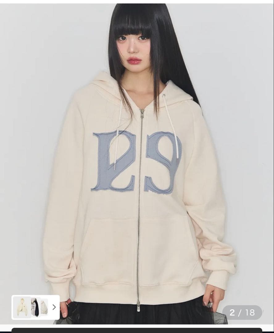 ILLIGO イリゴ クリーム色ジップアップフーディ（21刺繍）Sサイズ