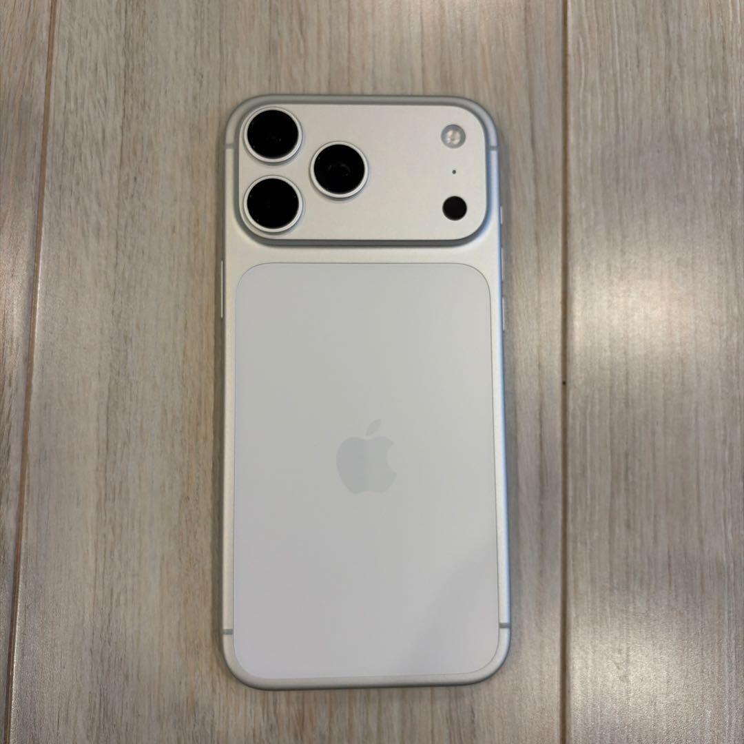 iPhone17ProMax 256GB 純正ケース付き