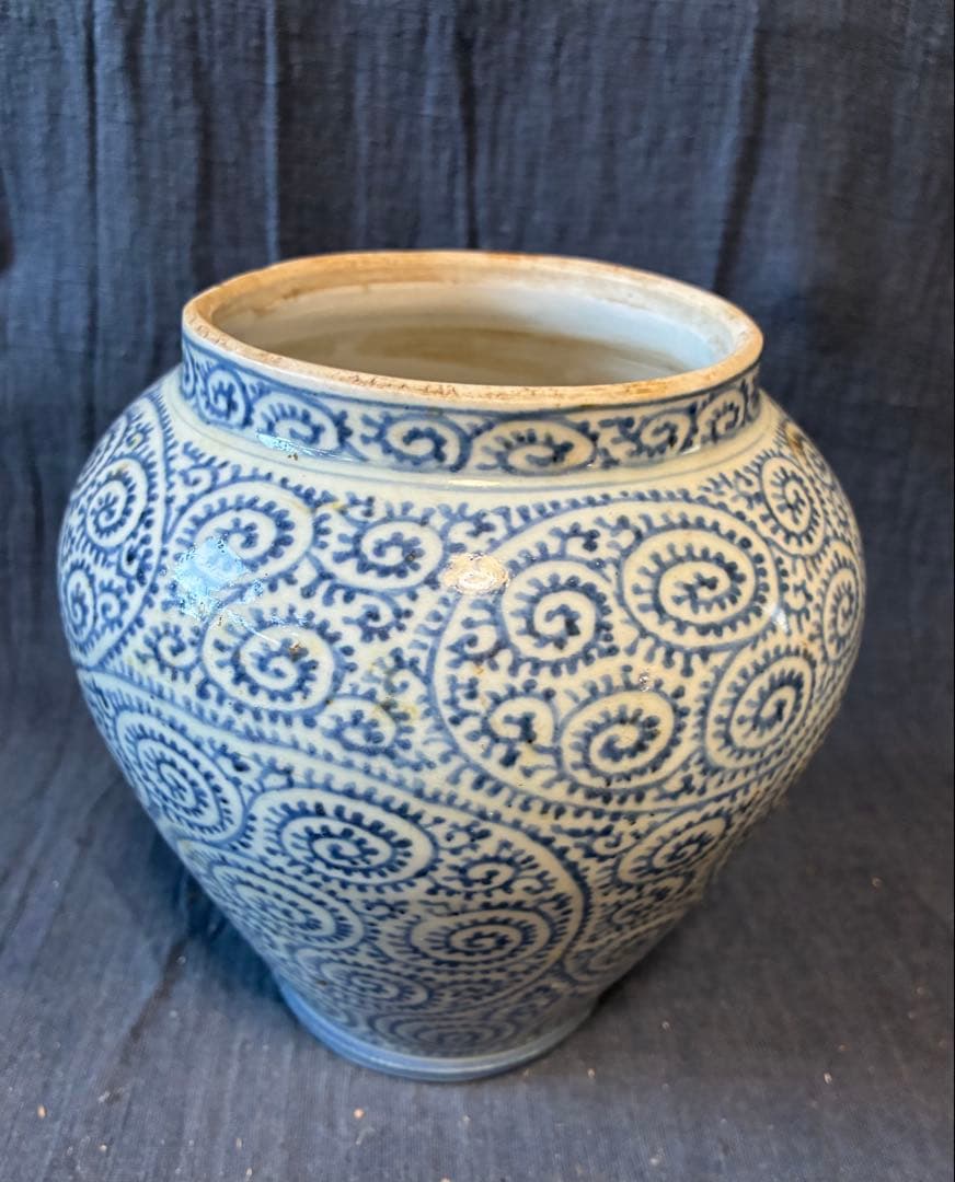 総蛸唐草沈香壺　江戸時代中期