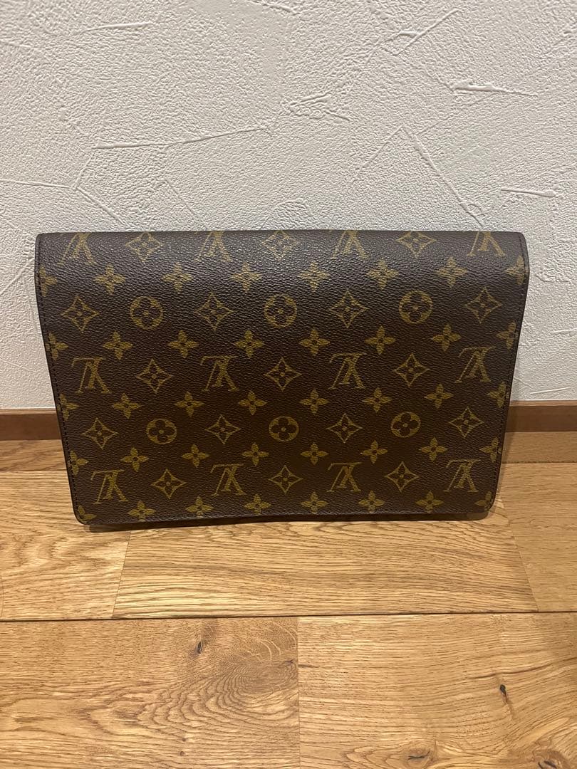 Louis Vuitton モノグラムクラッチバッグ