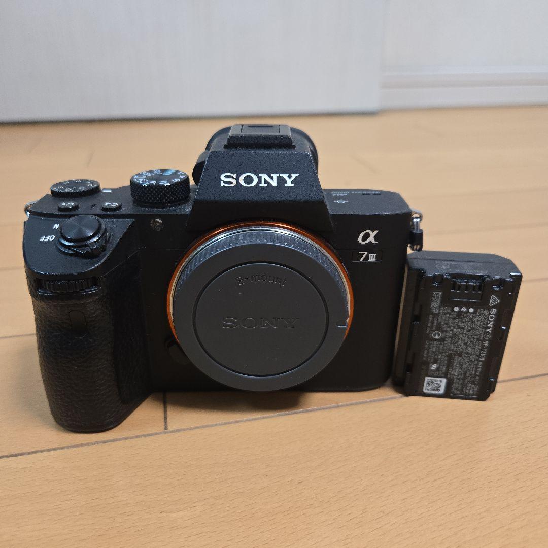 SONY α7 III ミラーレス一眼カメラ　バッテリー.取説.箱あり