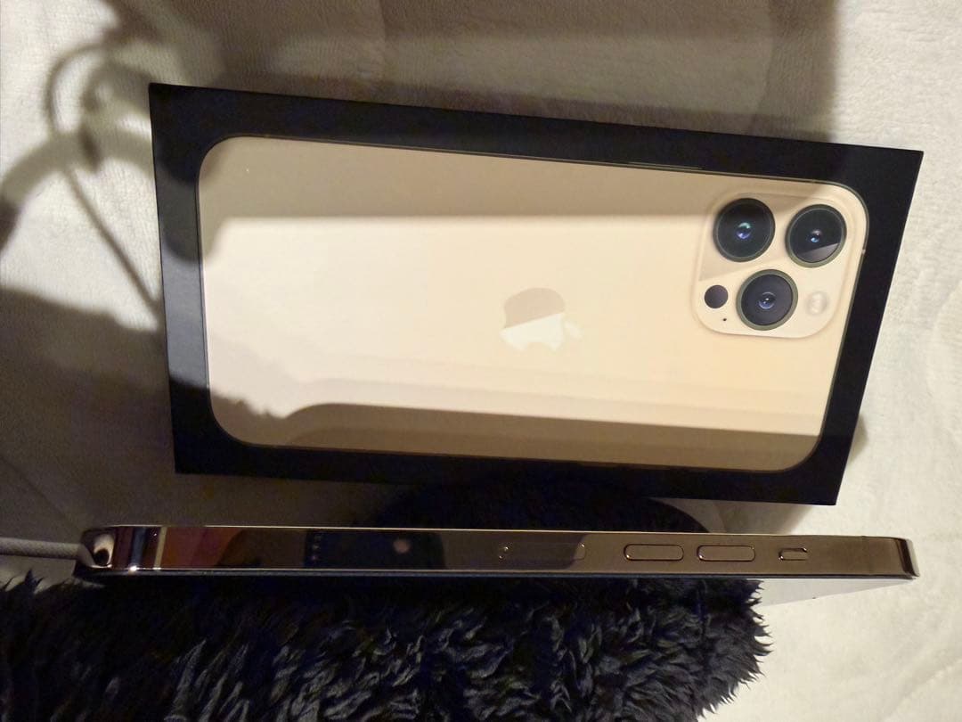 iPhone13ProMAX256GB ゴールド SIMフリー バッテリー82%