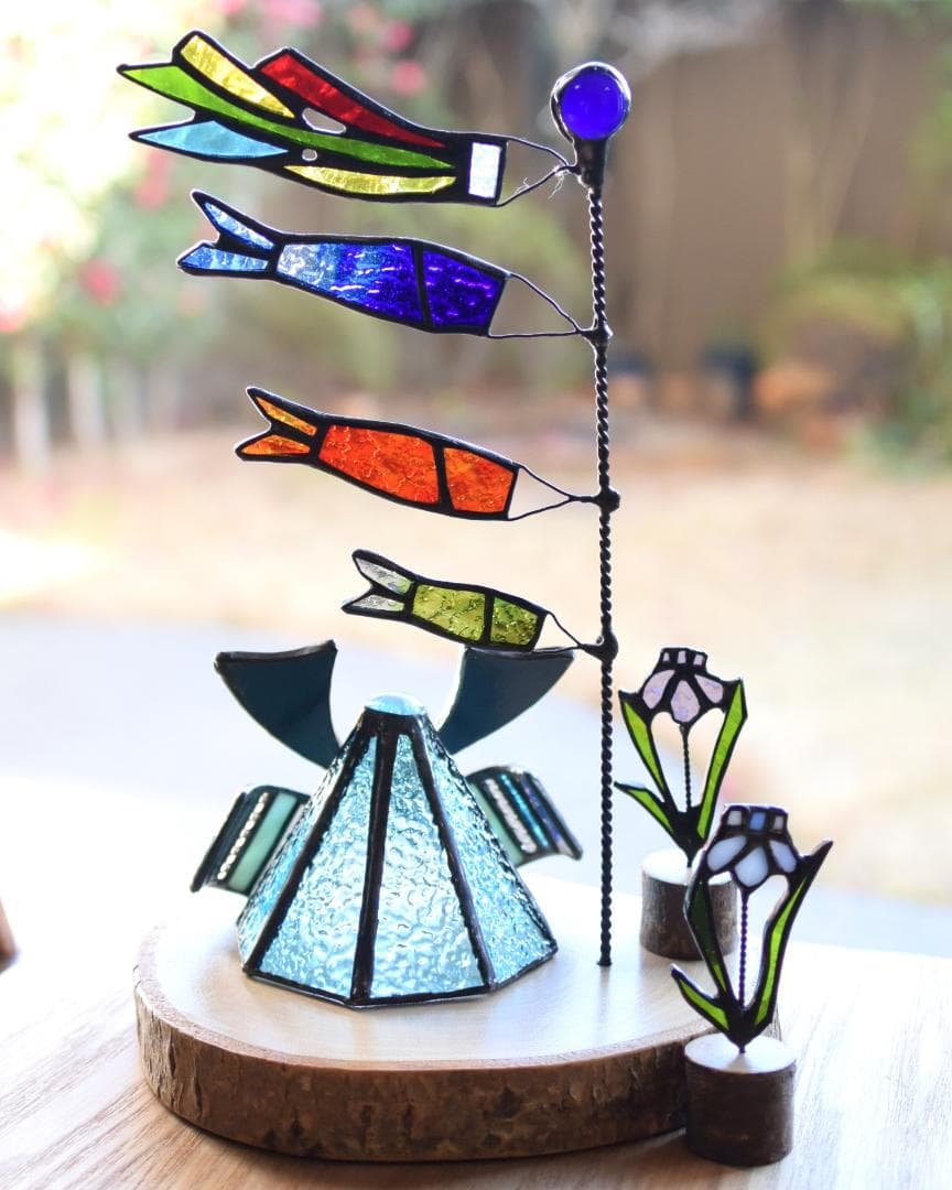 ステンドグラスの鯉のぼりと菖蒲とミニ兜(子供の日2点セット・KOI18)