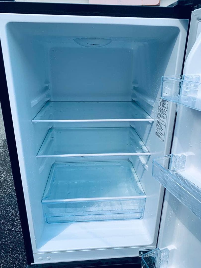 ♦Hisense ノンフロン冷凍冷蔵庫【2021年製】HR-D1701B