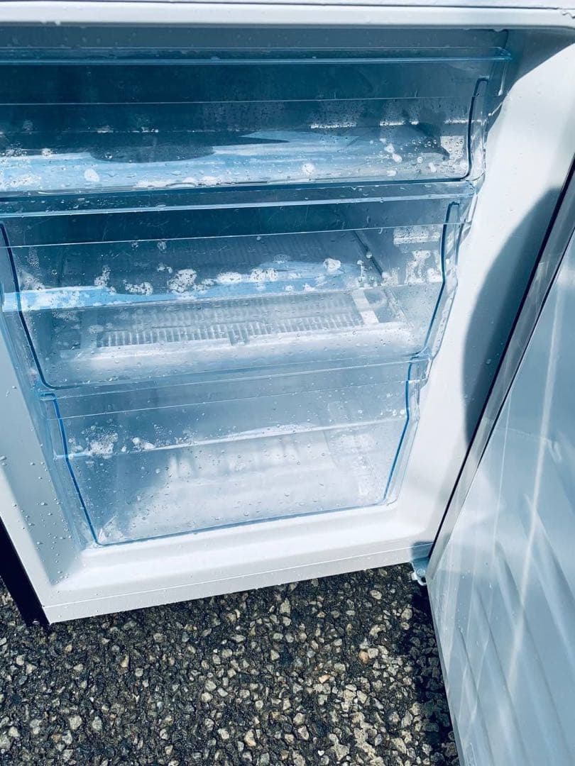 ♦Hisense ノンフロン冷凍冷蔵庫【2021年製】HR-D1701B