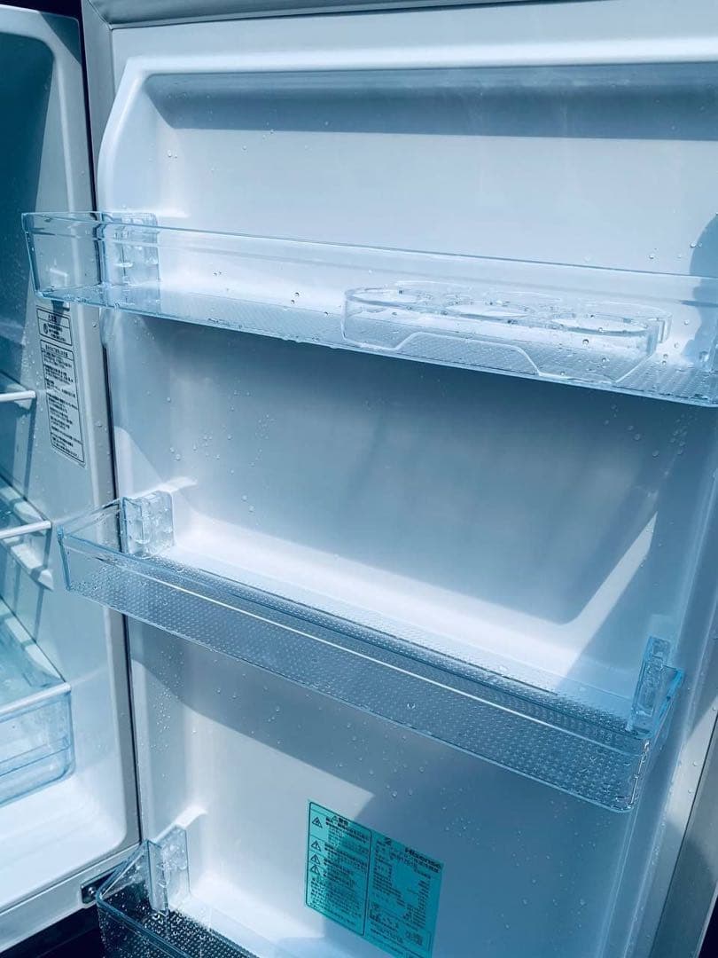 ♦Hisense ノンフロン冷凍冷蔵庫【2021年製】HR-D1701B