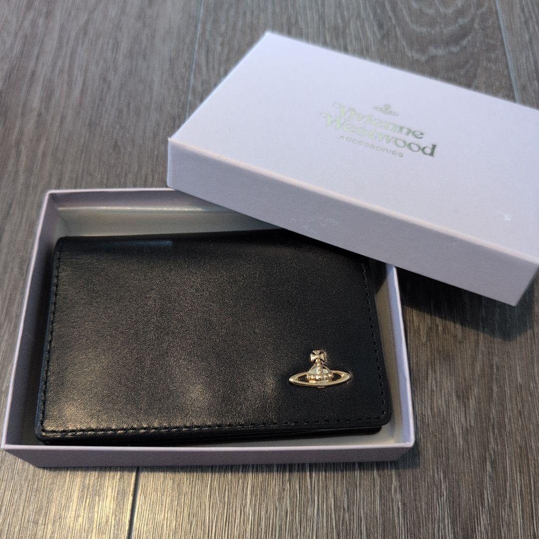【冬が大好きです】Vivienne Westwood 黒 レザー 名刺入れ