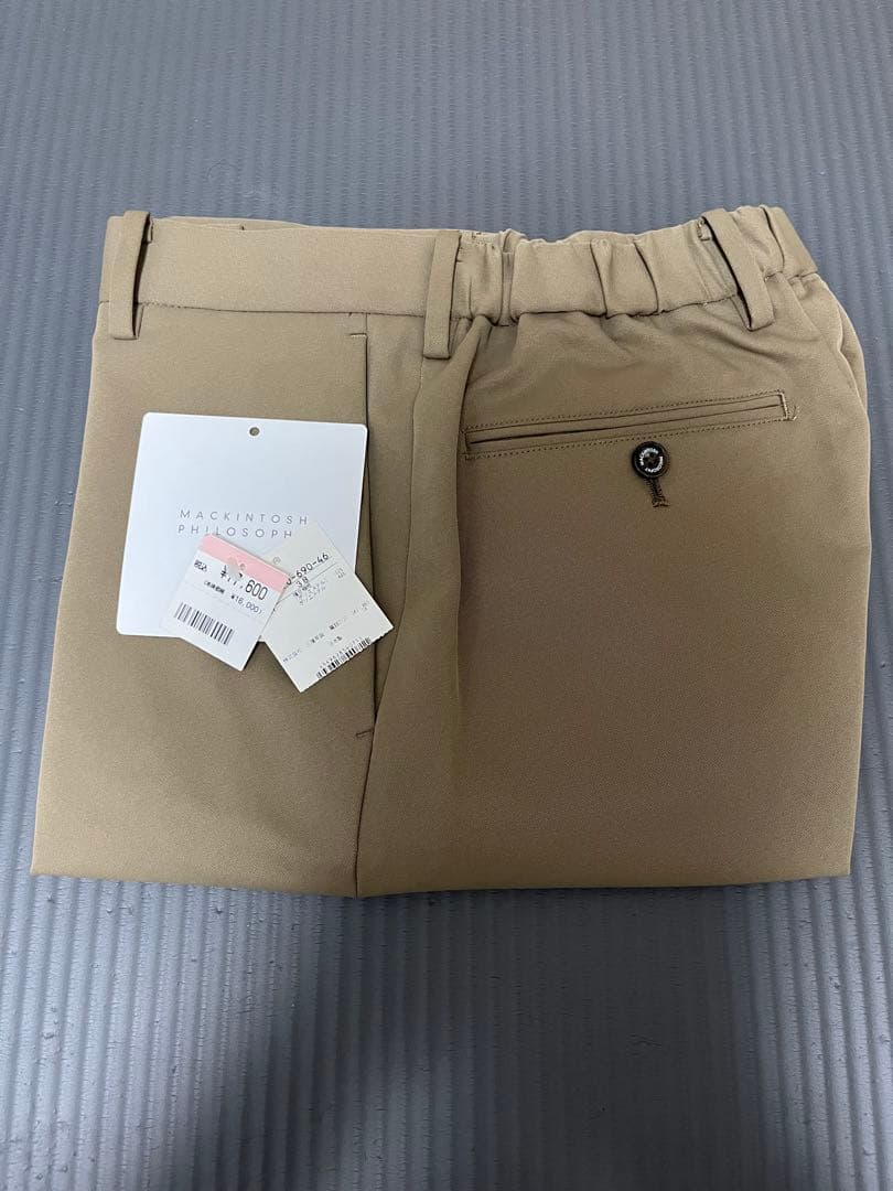 お値下げ！ほぼ新品！マッキントッシュ　フィロソフィー　パンツ　ベージュ