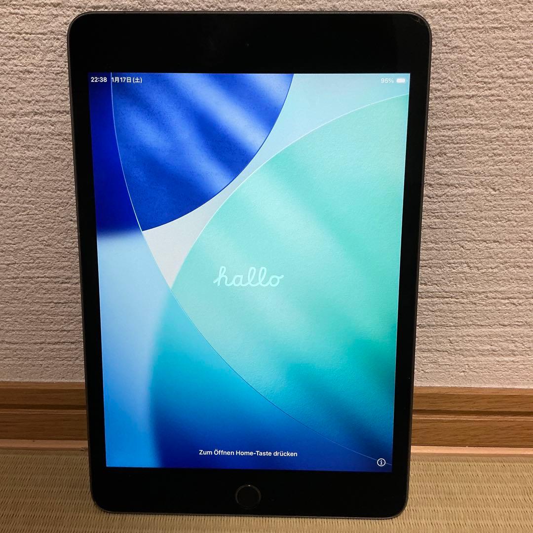 iPad mini 5 初期化済み　画面ひび割れあり