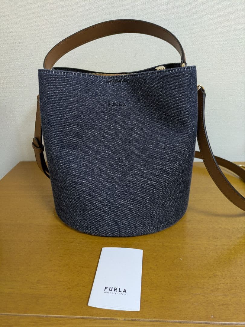 FURLA デニム素材ダークブルー2Wayバケツバッグ