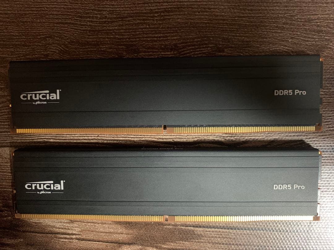 メモリー crucial DDR5-5600 Pro UDIMM 32GB