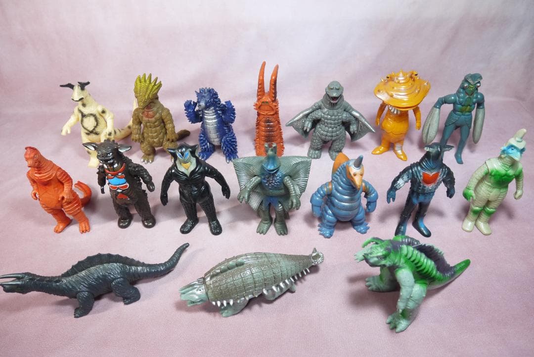 ギャンゴ・ネロンガ・スカイドン・カネゴン　ほかウルトラ怪獣シリーズ　17体