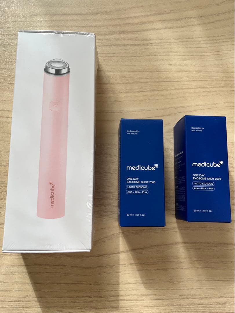 【新品未開封】medicube 美顔器 ピンク 美容液セット