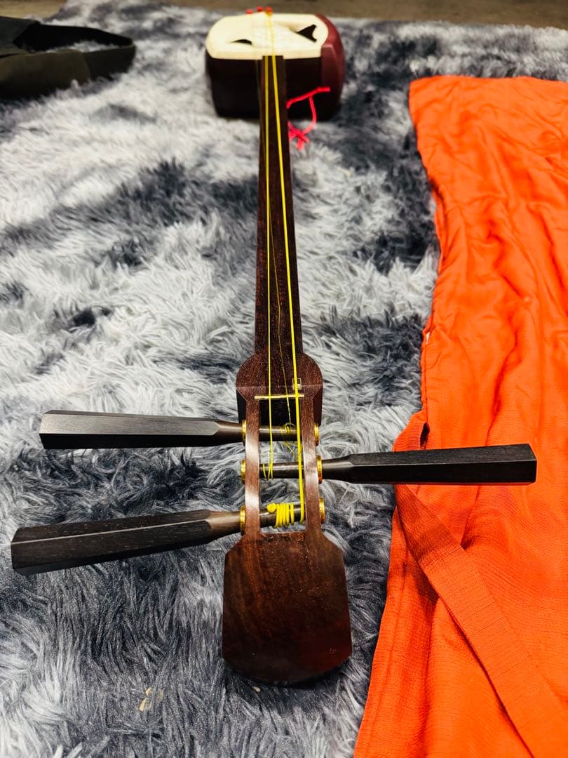 ★津軽三味線 太棹 黒檀糸巻 東さがり 紅木 津軽 民謡 稽古用