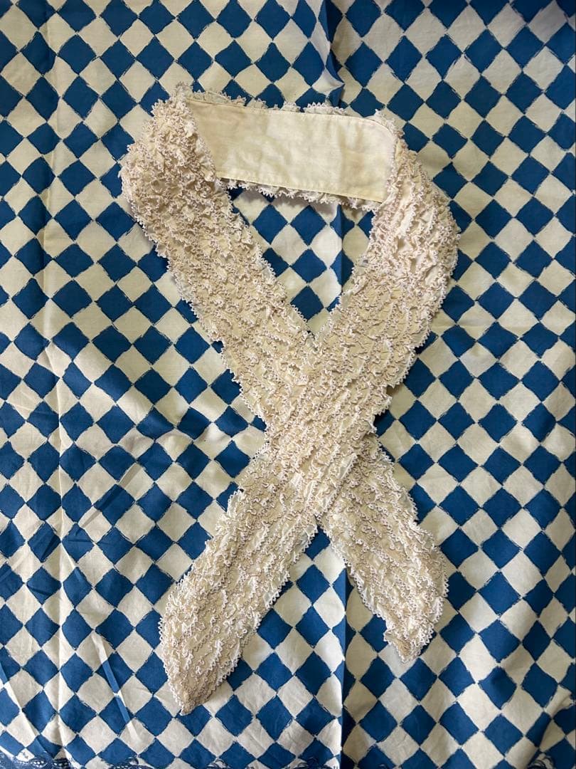 ワンダフルワールドのキナリ豪華なブラウスです。