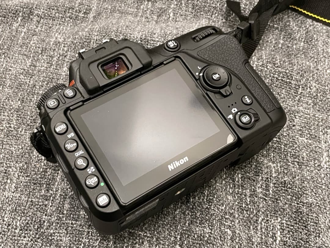 Nikon D7500 本体