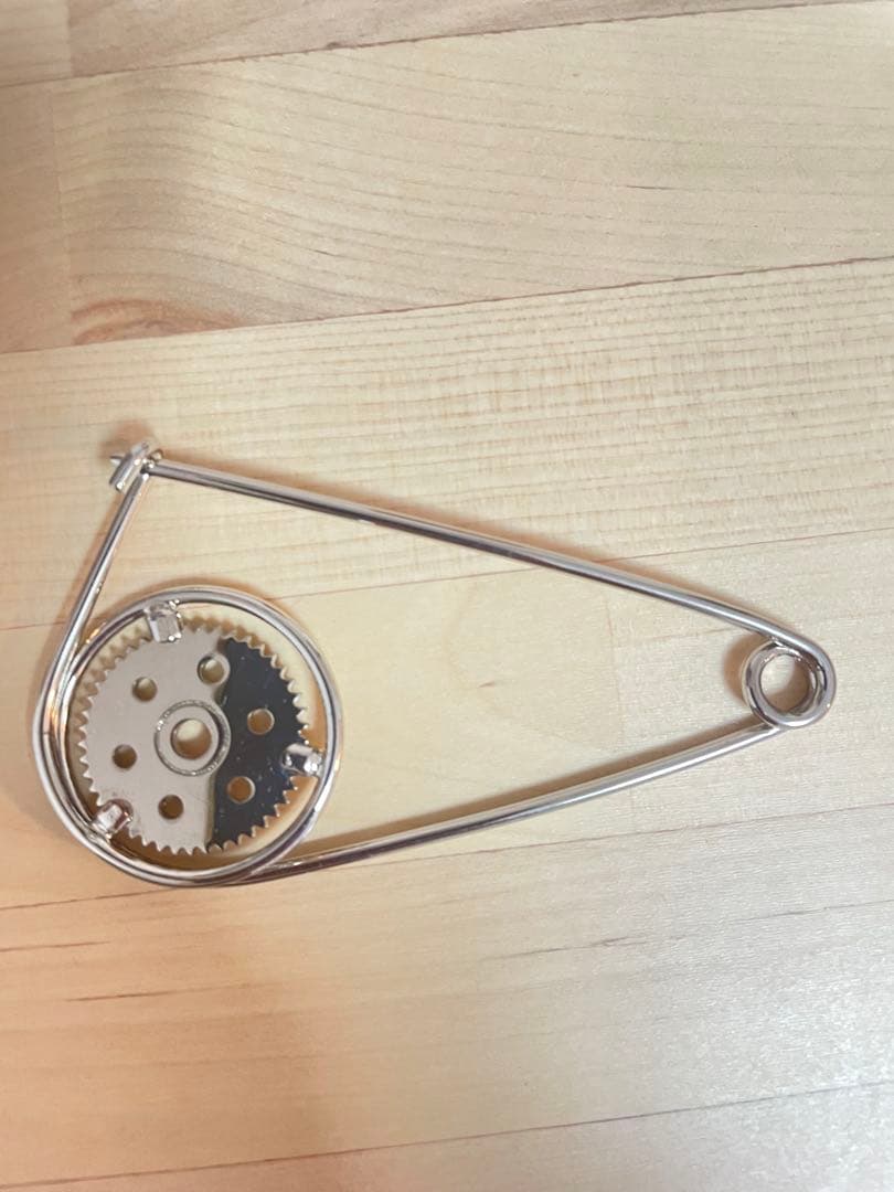 ロエベ　メカノピン