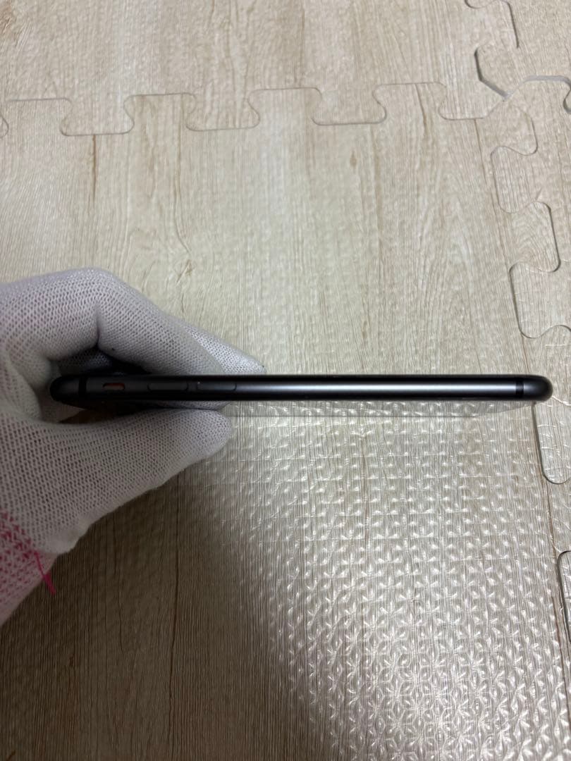 Apple iPhone 8 スペースグレー 本体【黒ケース付】