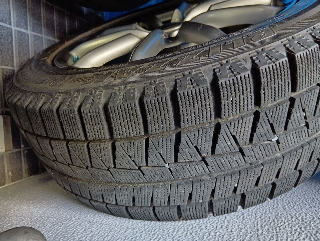 再値下タイヤ、ホイール、タイヤラック中古品 スノーチェーンサマータイヤ1本未使用