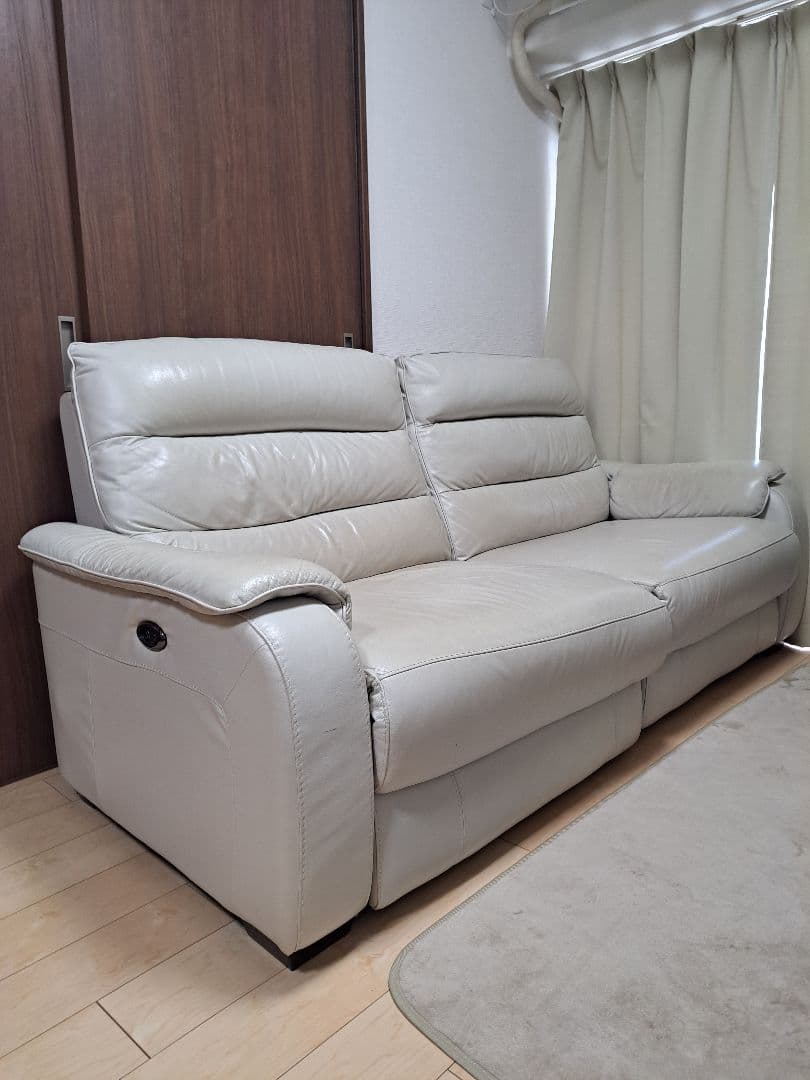 NITORI　電動リクライニング機能付き　クリーム色ソファ