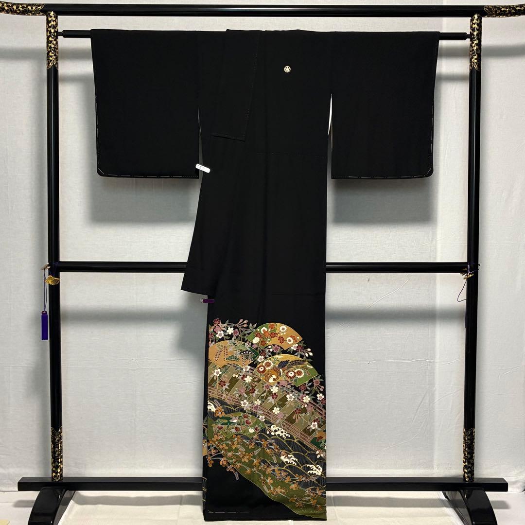 D99 黒留袖 枝垂れ桜 荒波 金駒刺繍 しつけ糸付き未使用極美品