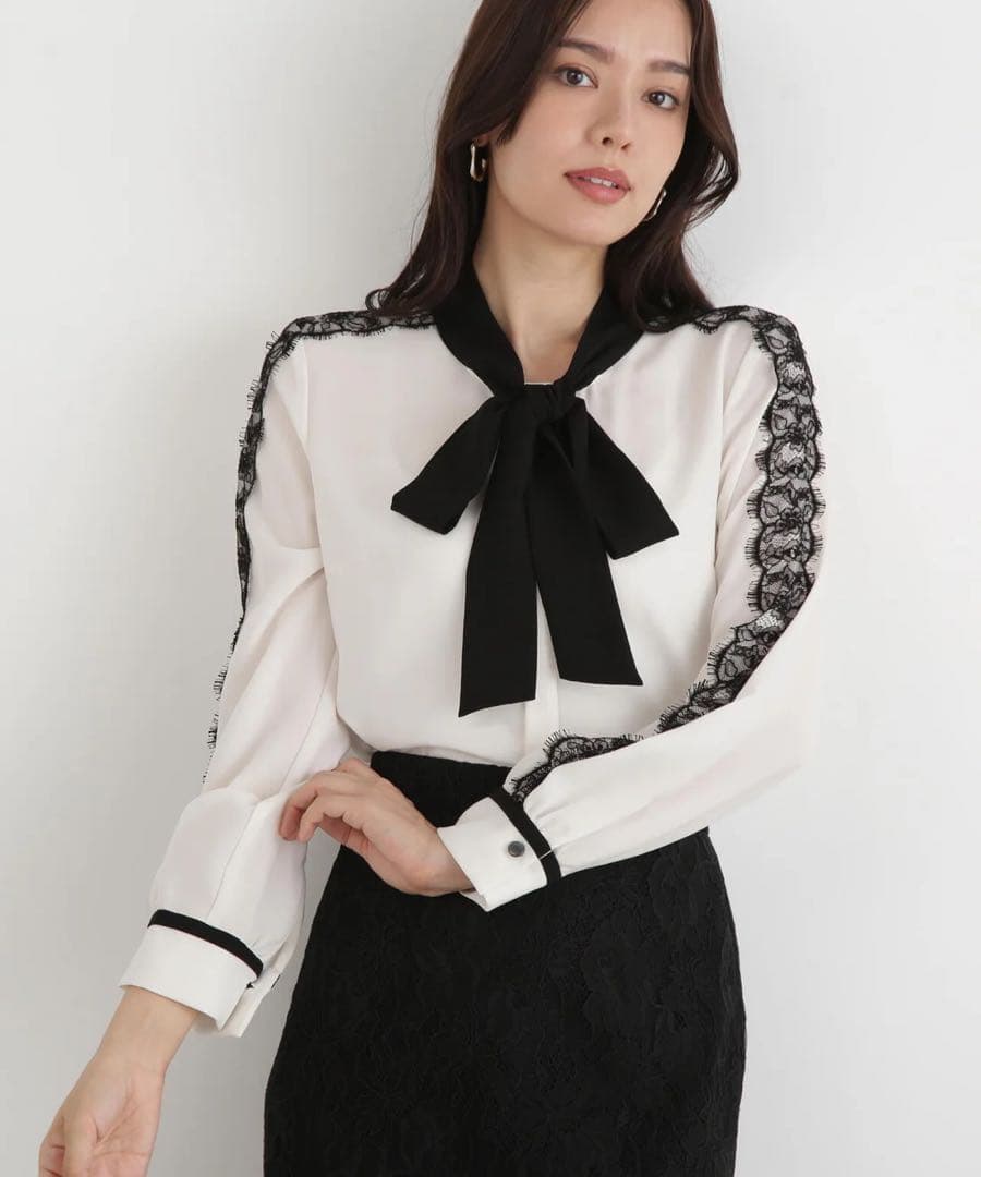 【新品タグ付】PINKY&DIANN レースコンビバイカラーリボンブラウス　完売