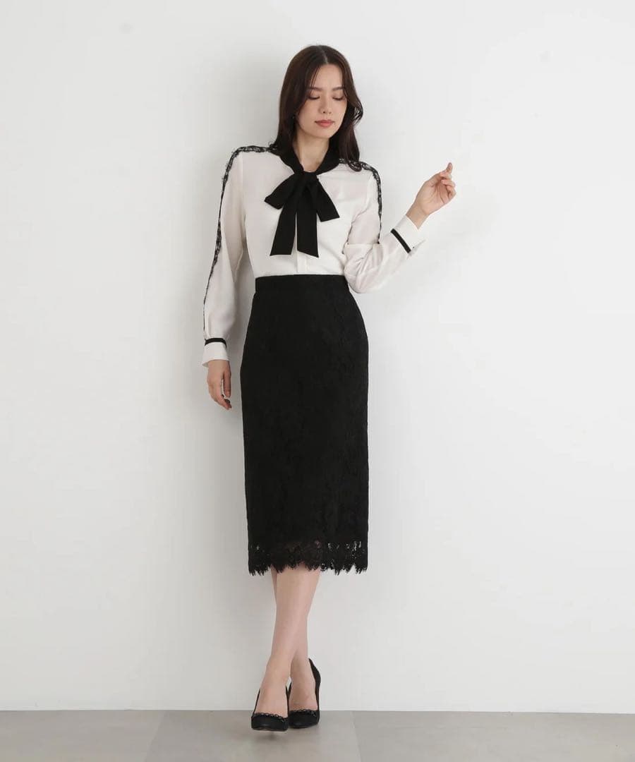 【新品タグ付】PINKY&DIANN レースコンビバイカラーリボンブラウス　完売