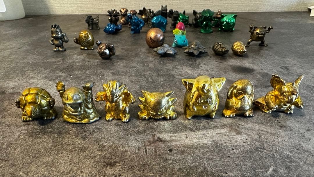 【希少】ポケモン　フィギュア　ピカチュウ　ゲンガー　リザードン　メタル　ゴールド