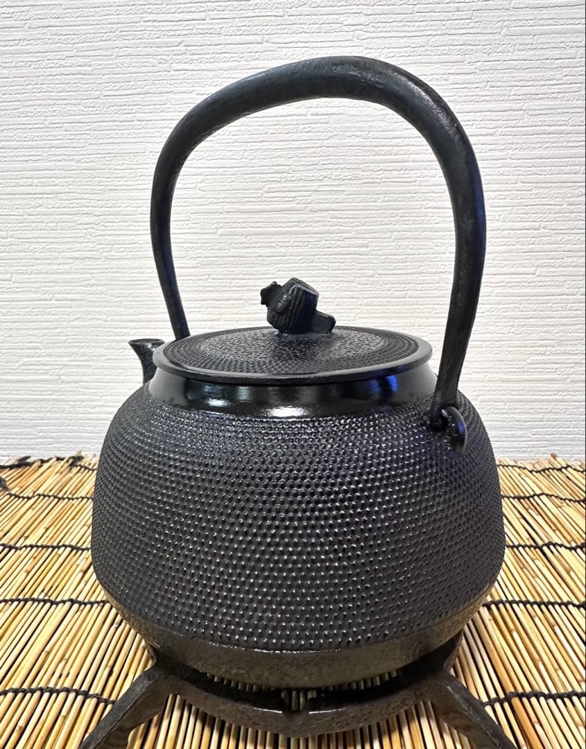 未使用品、タグ付　南部三厳堂造　１８型アラレ　ぴーまん様　売約済み