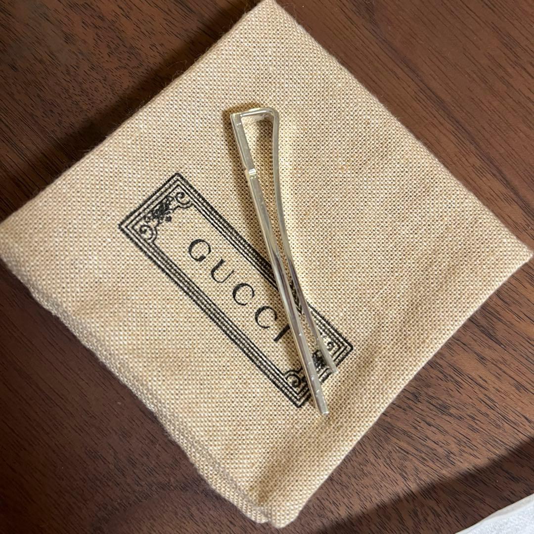 【週末セール】GUCCI ノットディテール GG ネクタイピン　シルバー