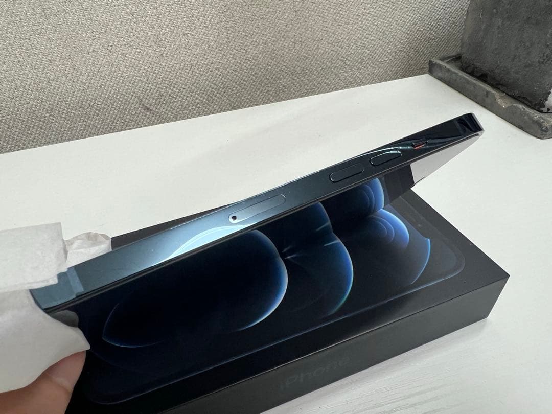 iPhone 12 Pro Max 128gb ケース＋新品フィルム　値下げ不可