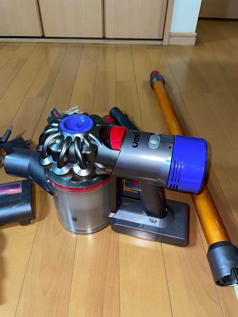 dyson SV10ダイソンV8コードレスクリーナー2